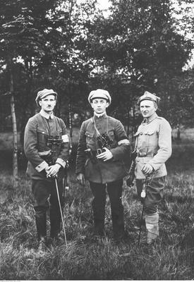Grupa powstańców śląskich (ze zbiorów NAC, 1-H-464-1)