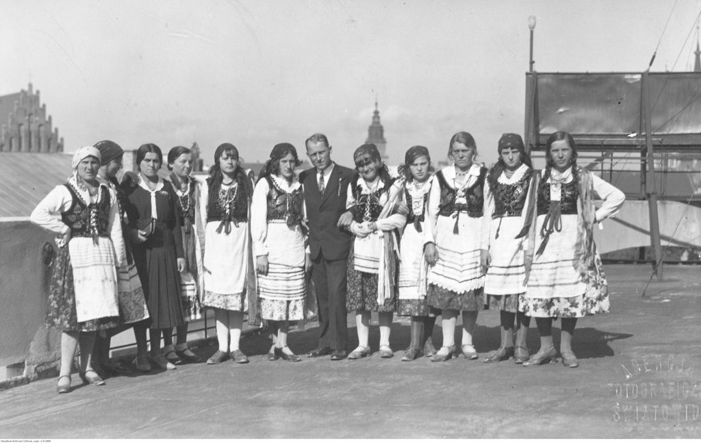 Uczennice Państwowego Gimnazjum w Dębicy podczas wycieczki do Krakowa, 1932, fot. NAC