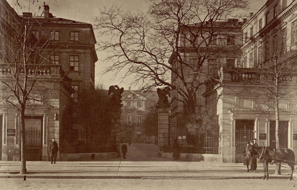 Pałac Raczyńskich w roku 1920 Fot. Jan Bułhak. POLONA